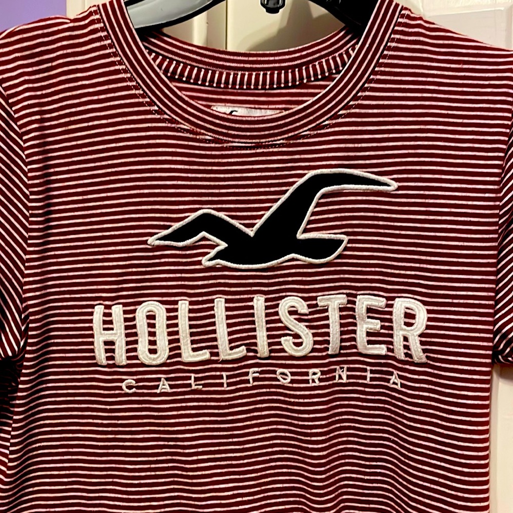 Adult XS dark red and white striped Hollister short sleeve shirt